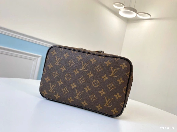 VUITTON GM LOUIS TOILETRY POUCH 0319